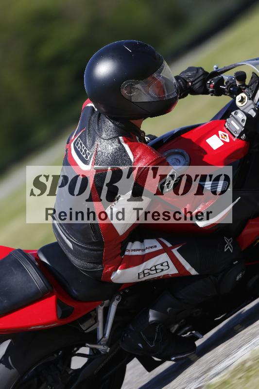 /12 30.04.2025 Speer Racing ADR/Gruppe gruen/backside